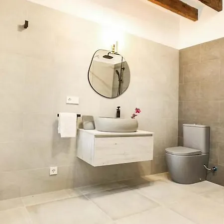Spend Your Days Relaxing In Comfort Appartement *