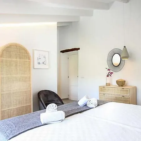 Spend Your Days Relaxing In Comfort *